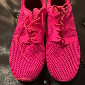 Nike Roshe One Hype Br Women’s Sneaker size 8